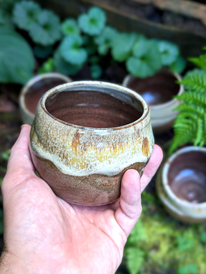 https://www.pagepottery.com/images/products/large_231_BstoneJuice2.jpg